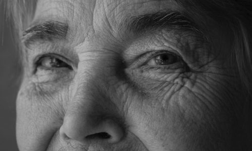 image du visage plein de rides